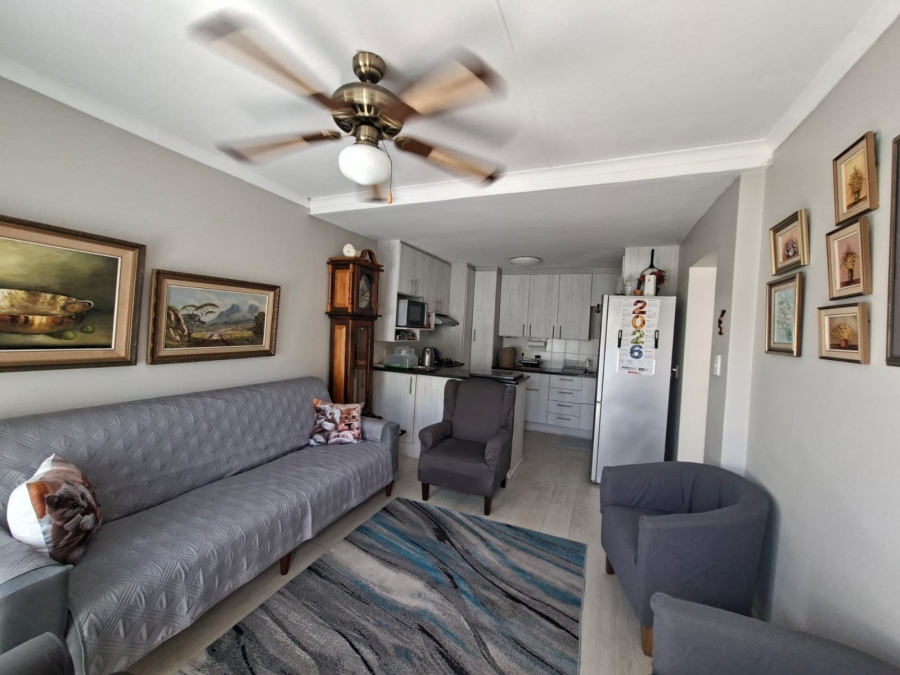 2 Bedroom Property for Sale in Hartenbos Central Western Cape